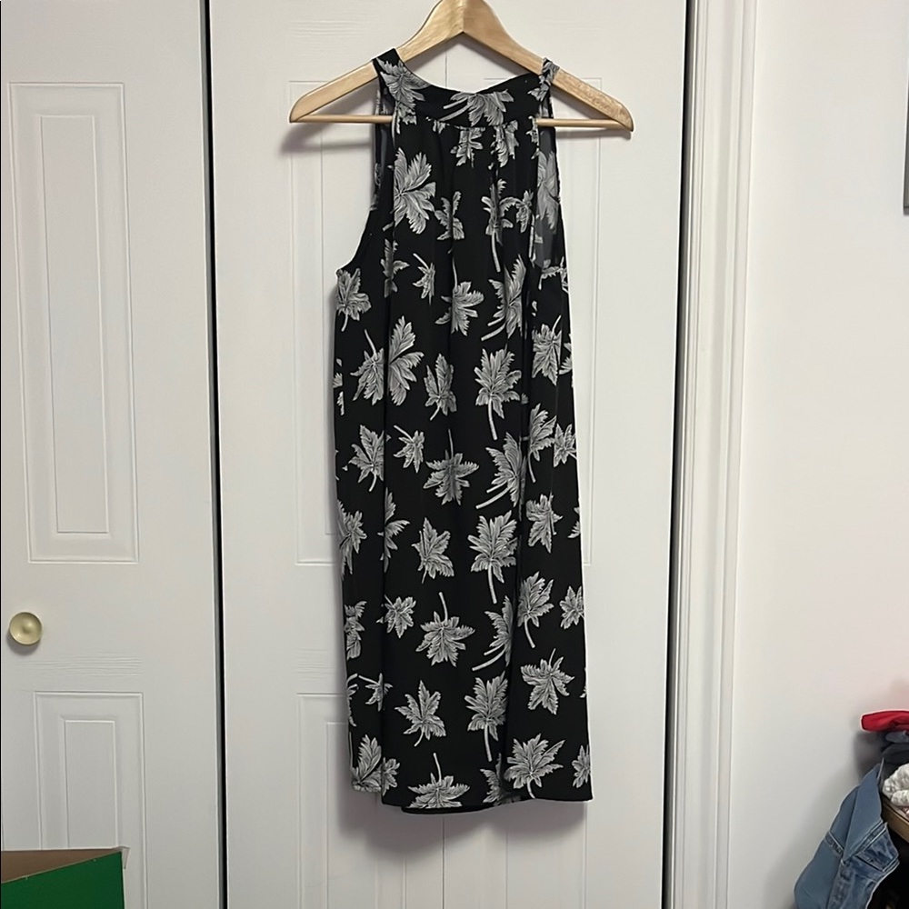 # 168 Black and White Halter Sheath Midi Dress
PTP 23